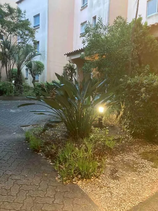 200 M De La Plage Jardin Calme Saint-Mandrier-sur-Mer 0*,  France